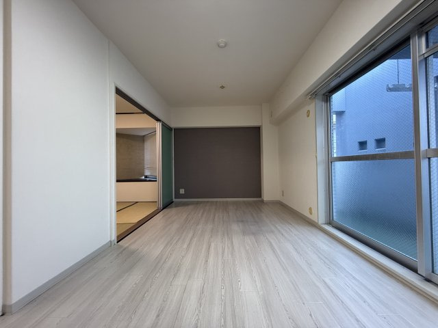 スプルースコート緑地の居間・リビング