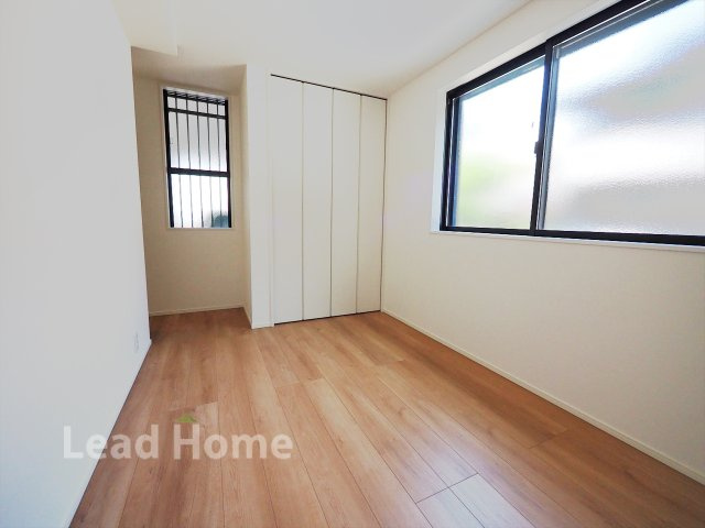 【洋室】 | 世田谷区北沢1丁目 | 1階洋室（約5.5帖）クローゼット付き。