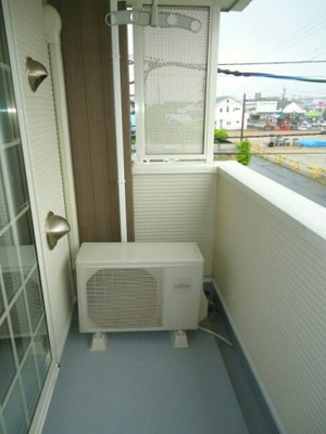 【バルコニー】 | グランドエクセレント | 外からの目が気にならないバルコニーで洗濯物が干せます