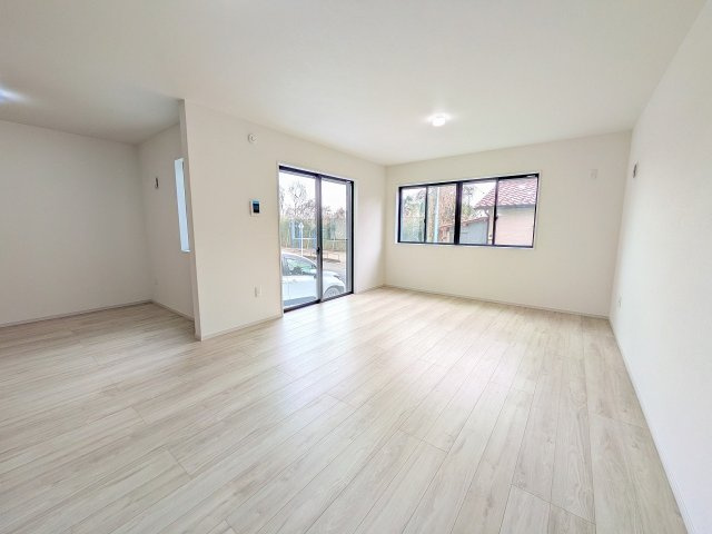 八王子市　富士見町　新築一戸建て　６期の内装|～22.5帖の明るく開放感のあるLDK、家族団欒の時間をお過ごしいただけます～