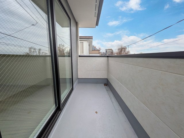 八王子市　富士見町　新築一戸建て　６期のバルコニー|～南向きで陽当たりの良いバルコニー　洗濯物がよく乾きそうです～