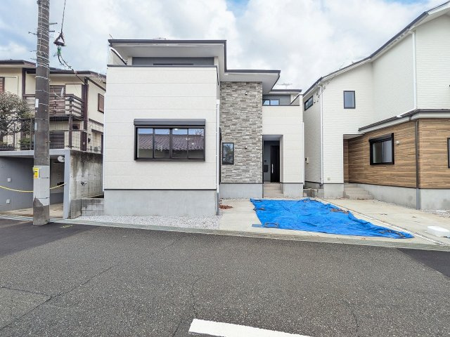 八王子市　富士見町　新築一戸建て　６期の外観|～京王八王子駅徒歩20分・八王子駅徒歩25分　南道路　2台駐車可能カースペース付き～