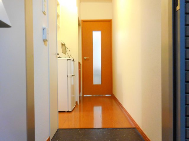 レオパレス奈佐原の玄関