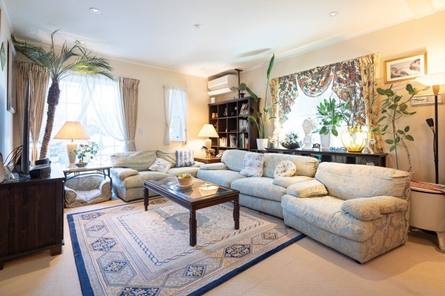 【居間・リビング】 | 世田谷区野毛2丁目 | ルーフバルコニーに面した明るいLDK（1階・約28.7帖）