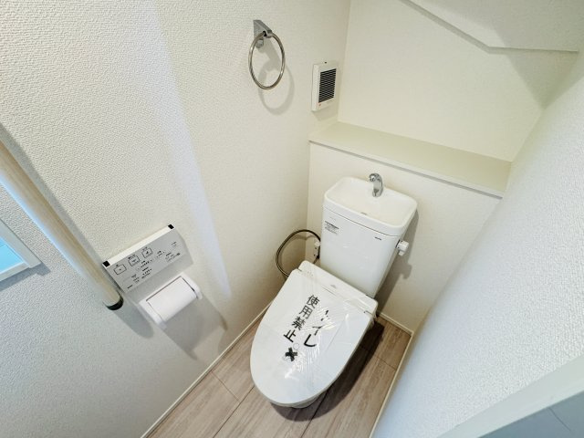 市川市大野町２丁目新築戸建（大野町27期）のトイレ|温水洗浄暖房便座つきトイレ