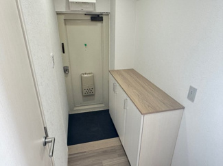 【玄関】 | ブロケイド岸町