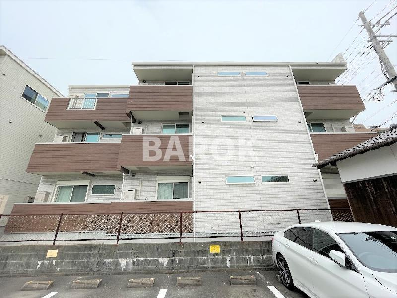 福岡市西区小戸５丁目のアパートの外観