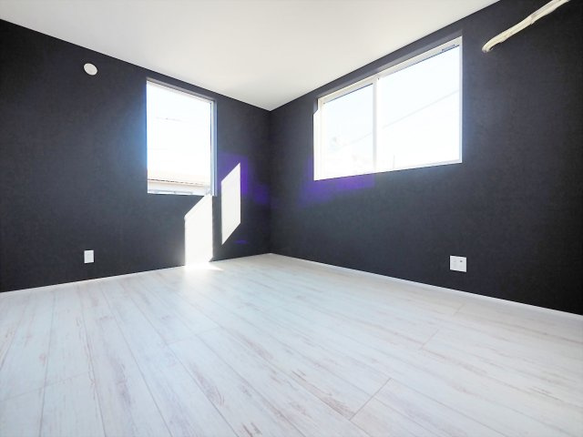 【洋室】 | 目黒区五本木2丁目 | 2面採光の明るい洋室（3階・約6.5帖）