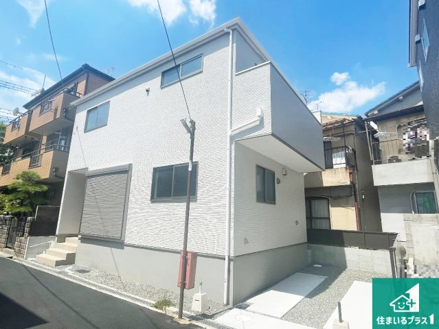 高槻市大塚町　第1期　新築一戸建ての外観|お客様に長く安心して住んでいだだける事にこだわった家づくり！住んでからのアフターサービスにもしっかりと取り組んでいます！
