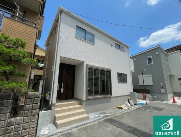 1日(土)2日(日)現地見学可能！高槻市大塚町　限定1邸の外観|安心の10年保証！外観を美しく保ち、雨水で汚れを落とします！気になることがありましたら、お気軽にお問い合わせください！