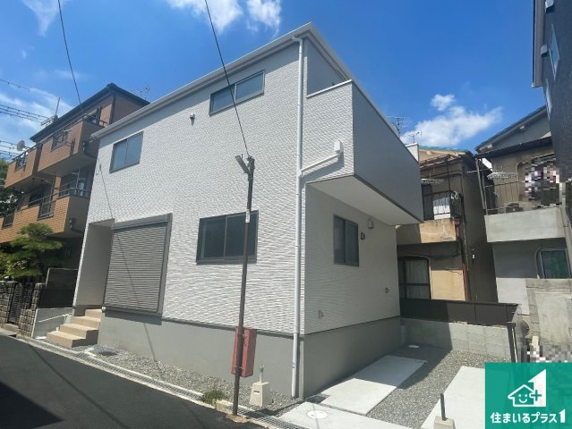 5日(土)6日(日)現地ご見学可能！ 高槻市大塚町　限定1邸の外観|安心の10年保証！外観を美しく保ち、雨水で汚れを落とします！気になることがありましたら、お気軽にお問い合わせください！