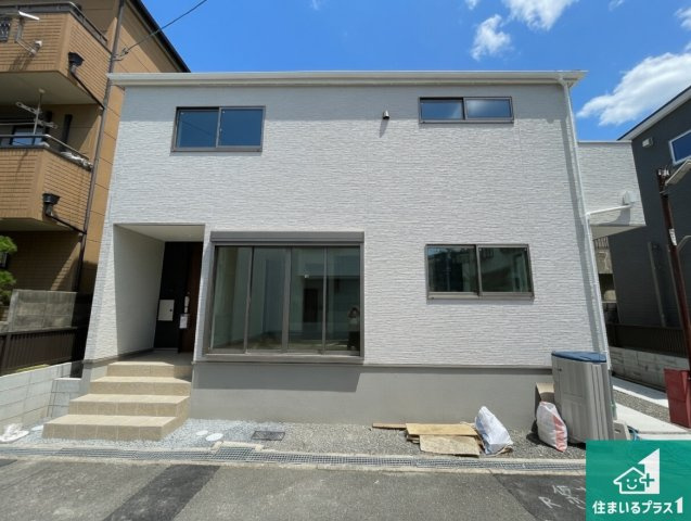 1日(土)2日(日)現地見学可能！高槻市大塚町　限定1邸の外観|安心の10年保証！外観を美しく保ち、雨水で汚れを落とします！気になることがありましたら、お気軽にお問い合わせください！