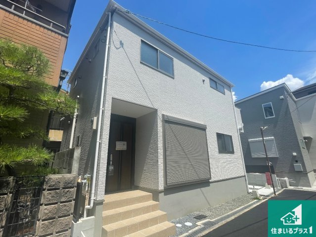 5日(土)6日(日)現地ご見学可能！ 高槻市大塚町　限定1邸の外観|安心の10年保証！外観を美しく保ち、雨水で汚れを落とします！気になることがありましたら、お気軽にお問い合わせください！