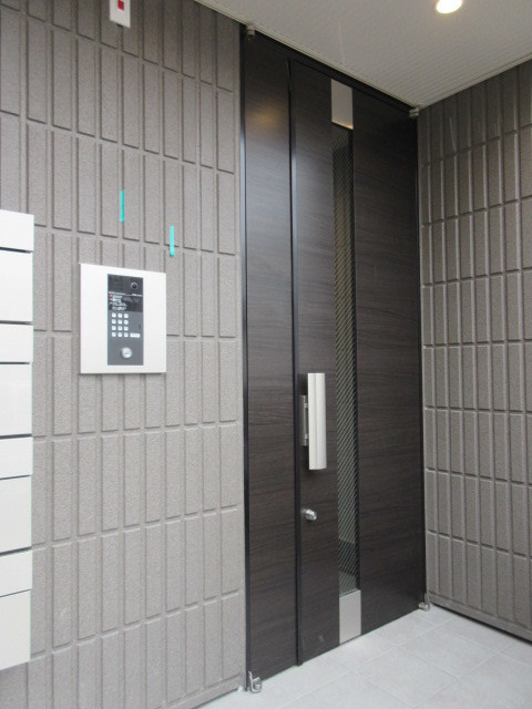 MI Apartmentのエントランス|★オートロックのエントランス★