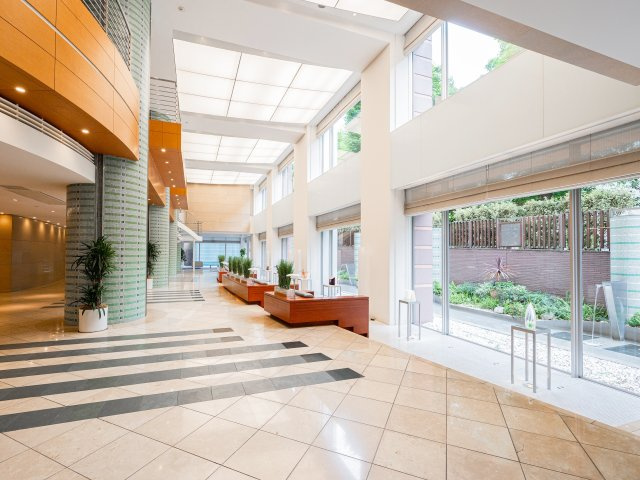 【エントランス】 | 青山パークタワー