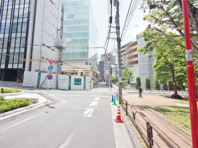 【その他】 | 青山パークタワー | 前面道路