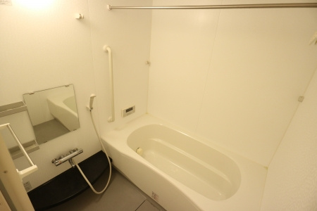 キャンフル　ローレルの浴室|パース写真