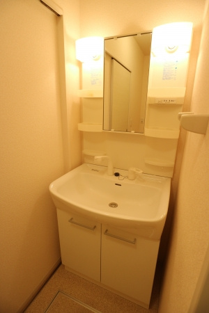 キャンフル　ローレルの洗面所|パース写真