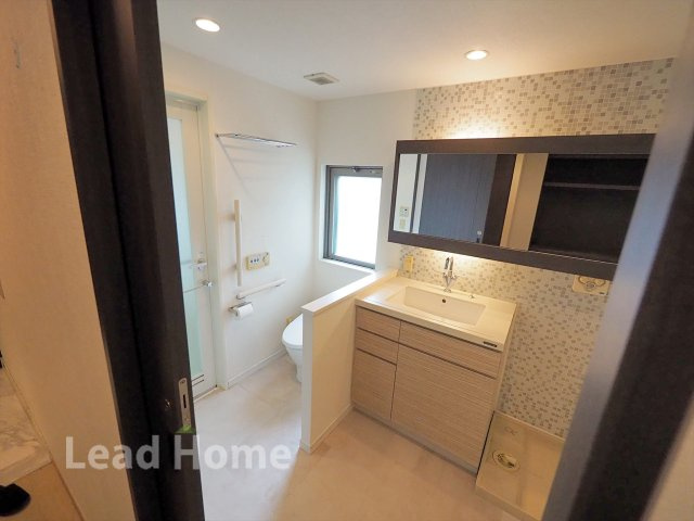 【独立洗面台】 | フォルム代々木公園リベディア | リフォーム前の室内の写真になります。