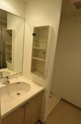 【独立洗面台】 | ライオンズガーデン町屋 | 独立洗面台、朝の身支度には欠かせません