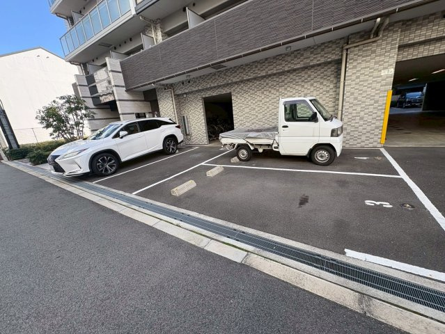 大阪市西区川口３丁目の賃貸マンションの駐車場