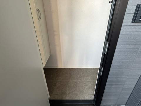 メゾン・ド・クルーの玄関