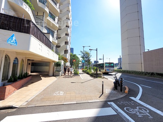 【その他】 | 代々木パビリオン | 前面道路