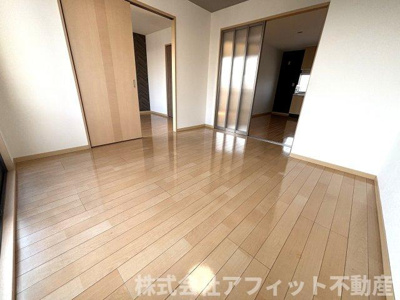 【居間・リビング】 | グレース曙 E棟