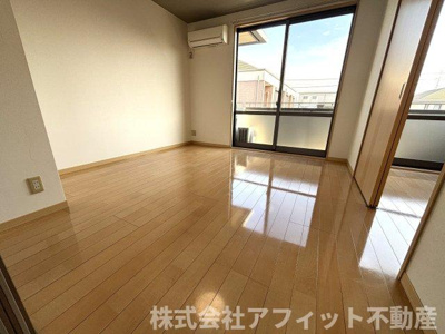 【居間・リビング】 | グレース曙 E棟 | 洋室6.7帖