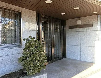【エントランス】 | 旭泉マンション | 建物の内部です