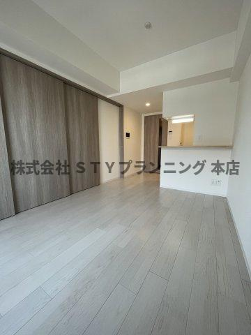 仲介手数料０円！CREST TAPP志賀本通の居間・リビング