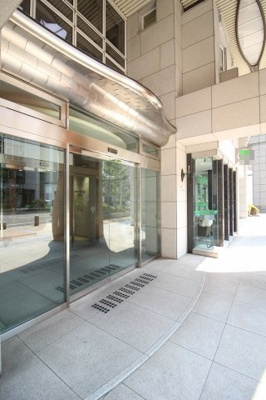 【エントランス】 | 日本ビルヂング