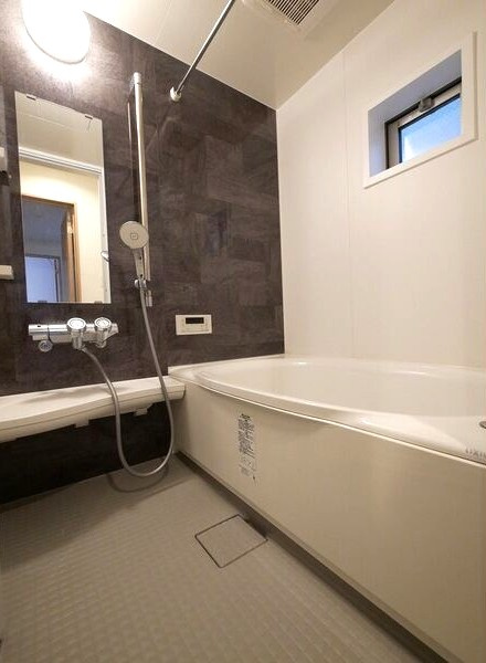 中村区岩塚町２丁目戸建の浴室