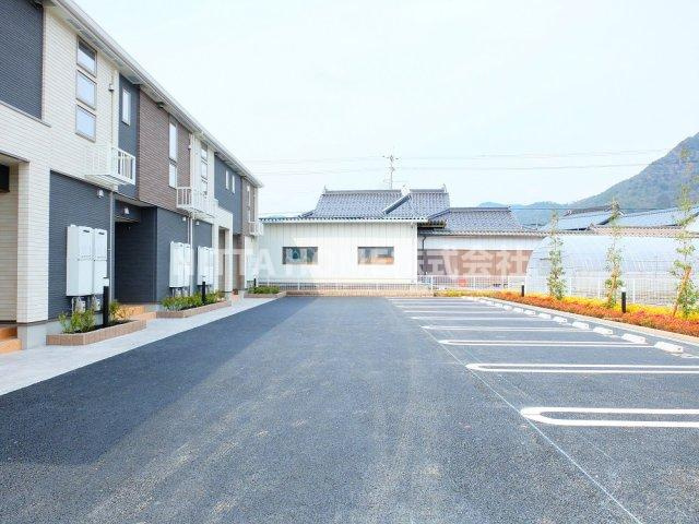 ミニョンプラス１の駐車場|敷地内に駐車場があります☆