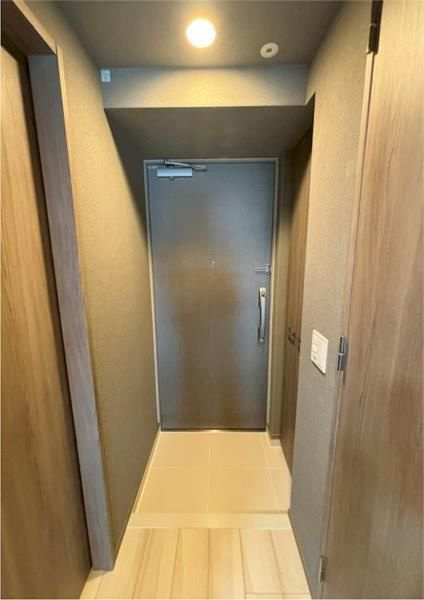 メイクスWアート横浜関内の玄関