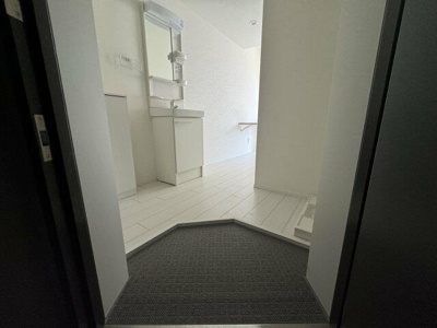 【玄関】 | Ｌｉｚ西日暮里 |  