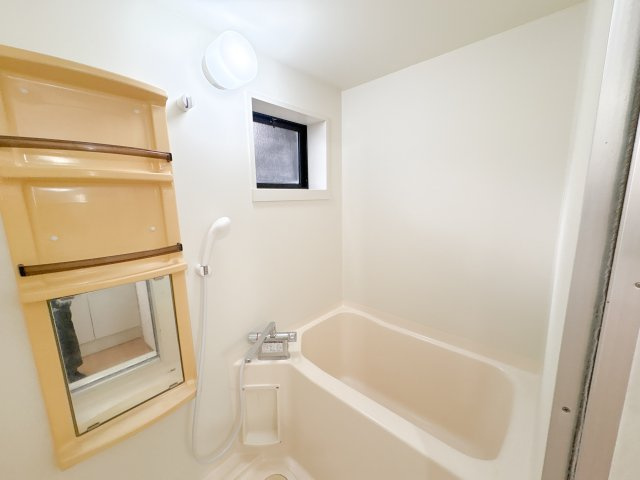 ジョイフル東生駒 B棟の浴室