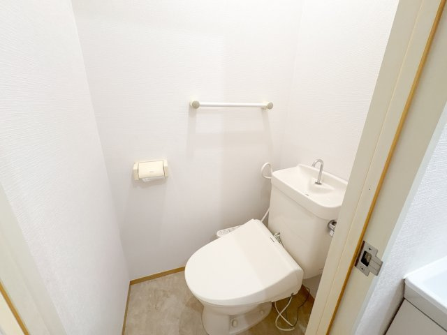 ジョイフル東生駒 B棟のトイレ