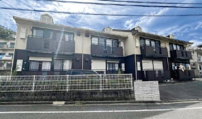 ジョイフル東生駒 B棟の外観