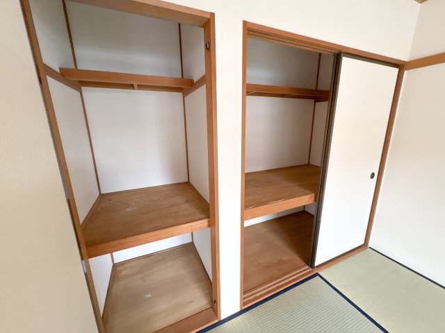 ジョイフル東生駒 B棟の収納