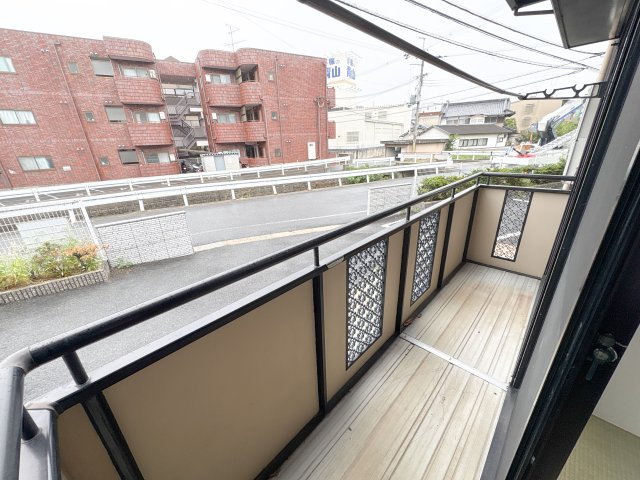 ジョイフル東生駒 B棟のバルコニー