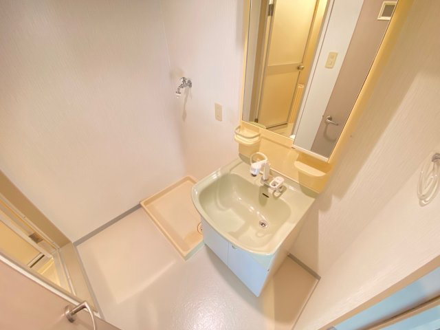 アルファビルの洗面所