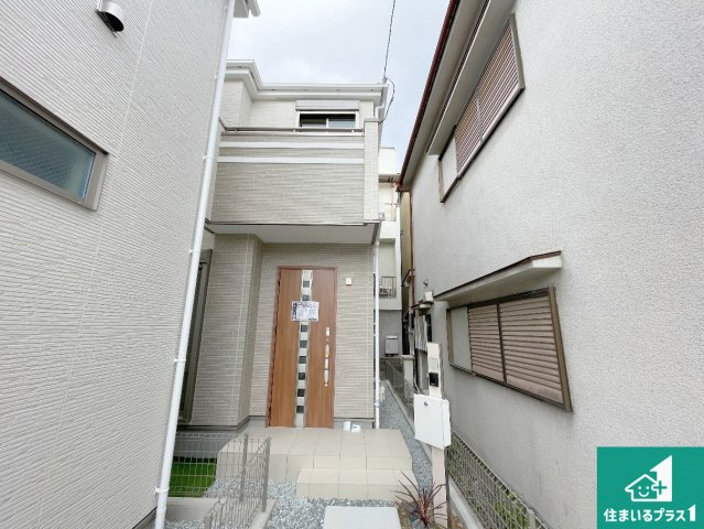高槻市栄町　新築一戸建ての外観|お客様に長く安心して住んでいだだける事にこだわった家づくり！住んでからのアフターサービスにもしっかりと取り組んでいます！