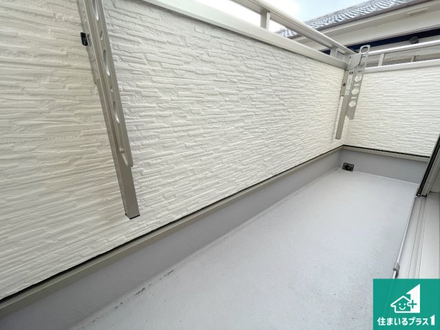 高槻市栄町　新築一戸建てのバルコニー|ワイドバルコニーは洗濯物を干すスペースが広いのでご家族が多くても安心！