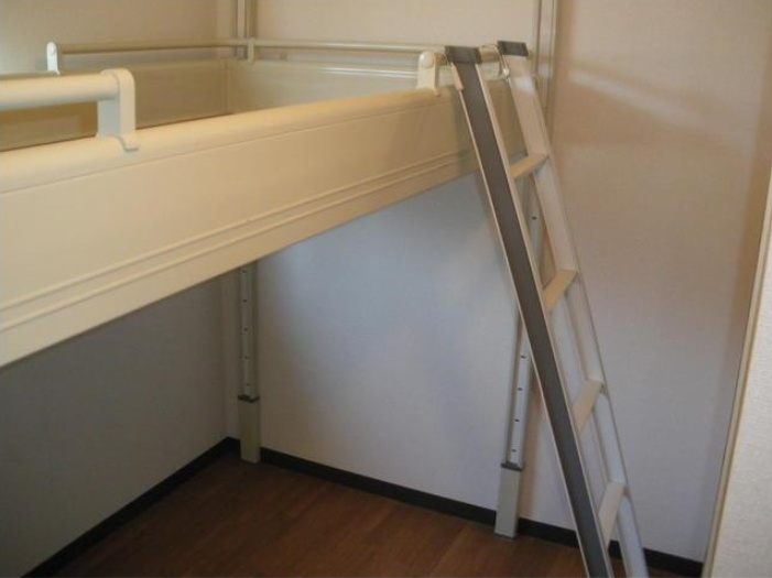 第１８紀州ハイツの居間・リビング|可動式収納ベッド付！（同一仕様写真）