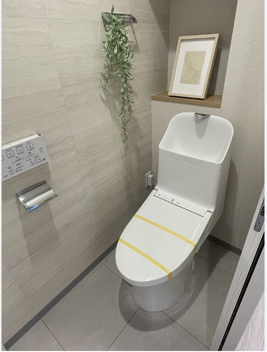 ★仲介手数料無料★クレストコート中落合（角住戸につき眺望・通風良好）のトイレ