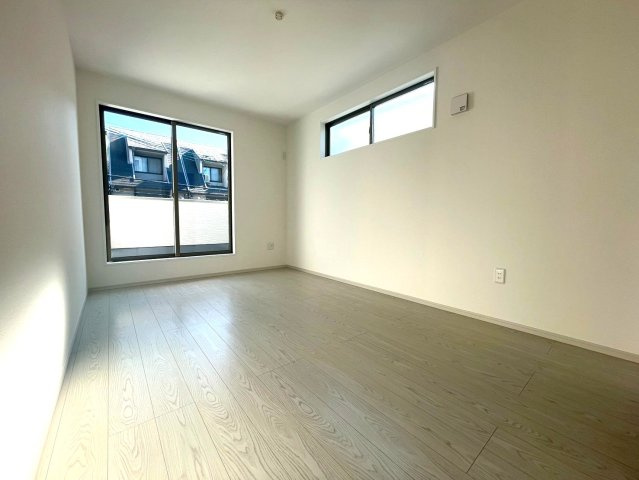 ◆リビング広々２０帖以上の４ＬＤＫ◆並列駐車２台可能◆伏見区向島庚申町２期の洋室|洋室