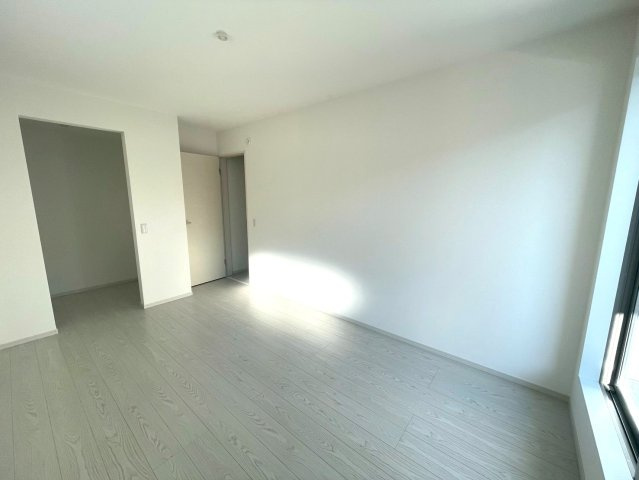 ◆リビング広々２０帖以上の４ＬＤＫ◆並列駐車２台可能◆伏見区向島庚申町２期の洋室|洋室