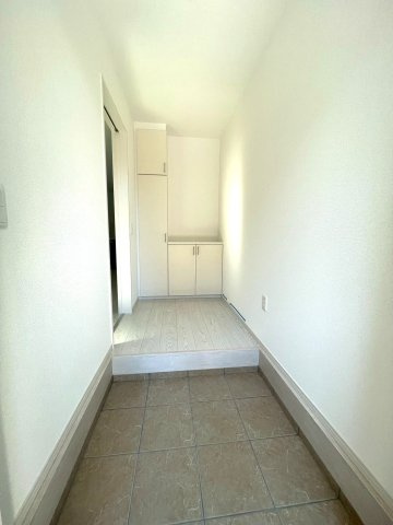 ◆リビング広々２０帖以上の４ＬＤＫ◆並列駐車２台可能◆伏見区向島庚申町２期の玄関|玄関