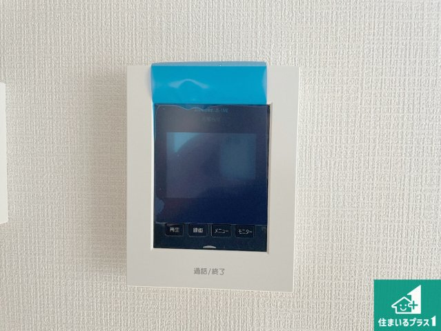 18(土)19(日)現地説明会開催中　高槻市栄町　新築一戸建ての防犯設備|カラーモニターインターホン！声だけでなく来訪者の姿や顔がモニターで確認できるので、小さなお子様がいらっしゃるご家庭でも安心できます！